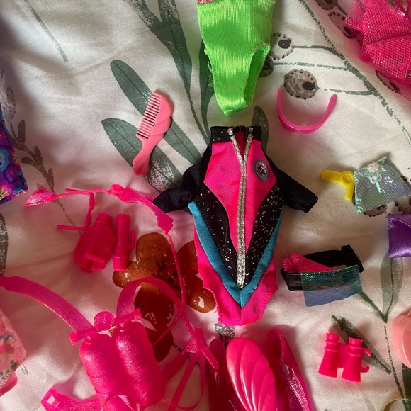 Vintage 1990s Barbie Clothing and Accessory Bundle - Picture 5 of 10